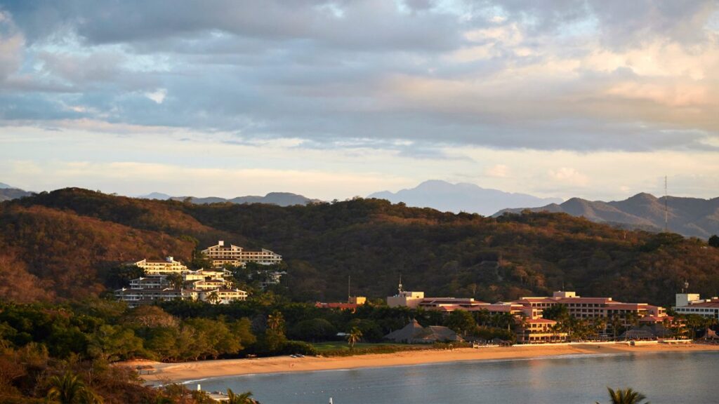 TANGOLUNDA BEACH