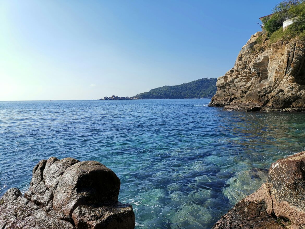 anngell-diaz-3blQ4x6SpkQ-unsplash acapulco