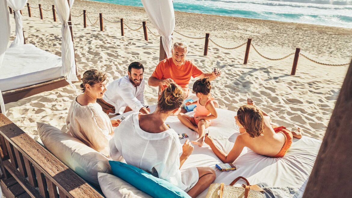 1001_hotel_gallery_202382881257572_FullScreen royal holiday members