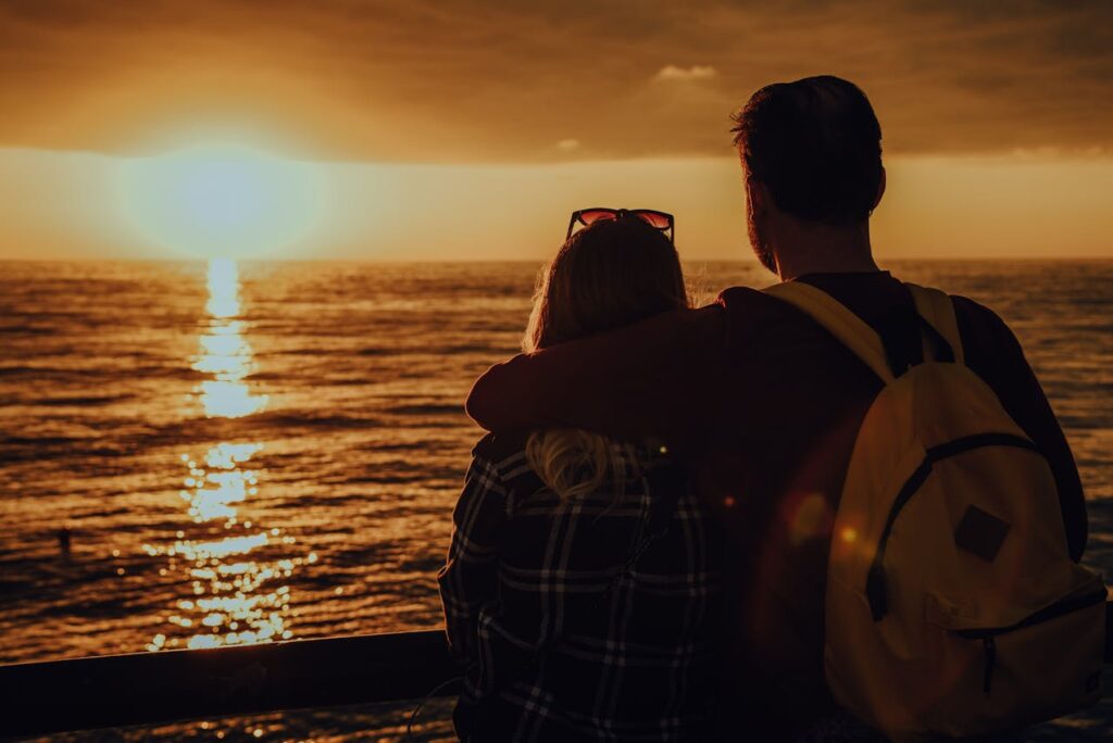 pareja en el mar